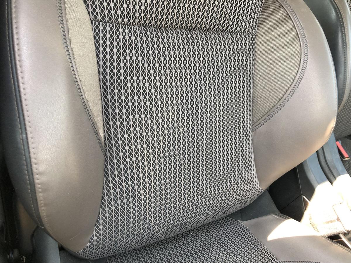 Peugeot 2008 I CU Sitz vorn rechts Beifahrersitz Kunstleder Stoff braun Heizung