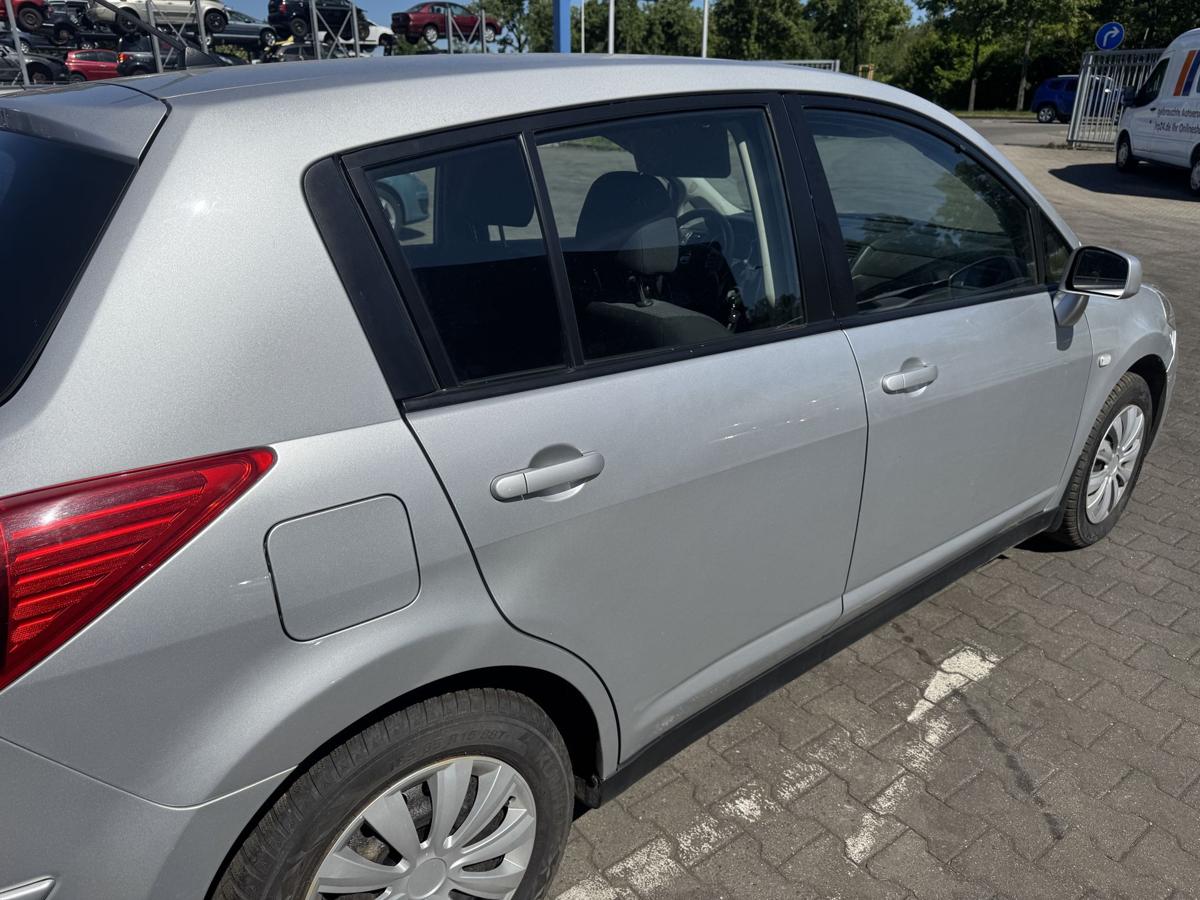Nissan Tiida original T&uuml;r hinten rechts K23 Brilliant Silver Metallic Rohbau Bj.2009