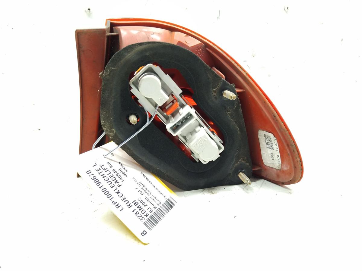 Toyota Avensis T22 Kombi R&uuml;ckleuchte Schlussleuchte links au&szlig;en Facelift BJ2002