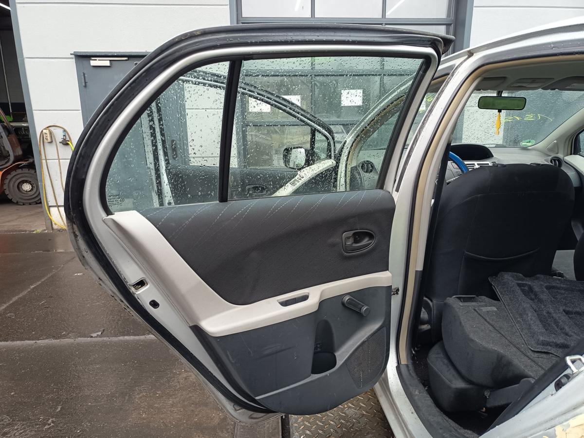Toyota Yaris XP9 original Tür hinten links Fond 1E7 Silver pearl Bj 2006