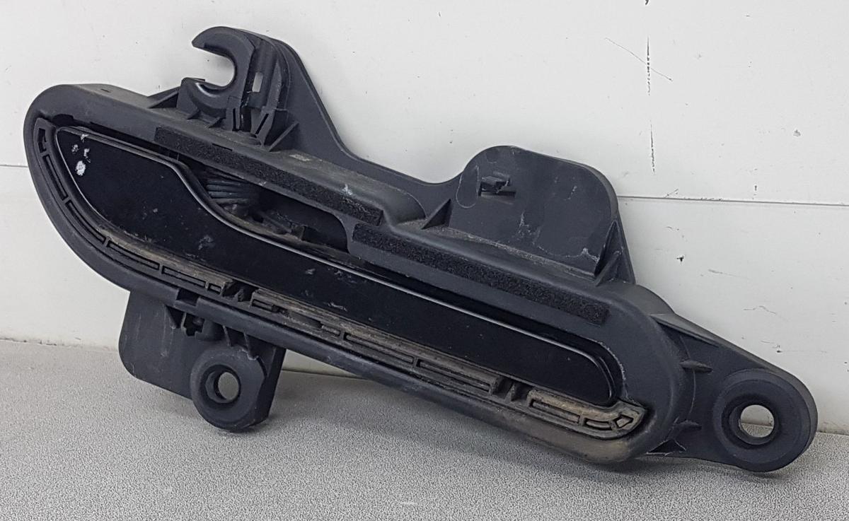 Tesla Model Y T&uuml;rgriff vorn rechts 1528115-00-D Bj22 schwarz passt auch hinten
