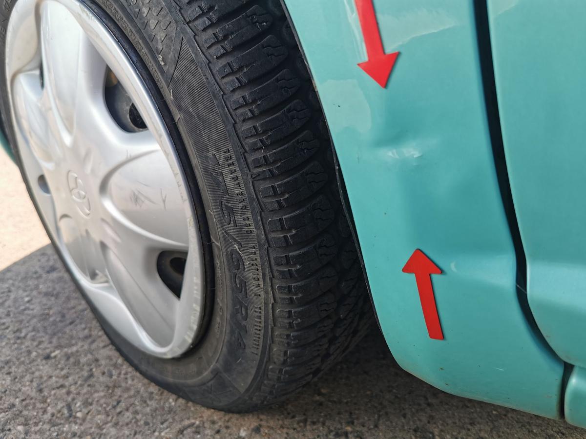 Toyota Yaris XP10 Kotflügel Fender Seitenwand vorn links DELLE 764 Light Aqua
