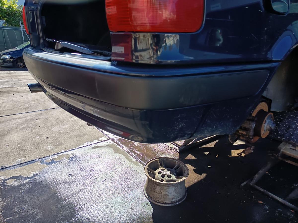 Audi 80 B4 8C original Stoßstange Fänger hinten/Heck Y5K Brilliantblau Bj 1994 Audi 80 B4 8C original Stoßstange Fänger hinten/Heck Y5K Brilliantblau Bj 1994
