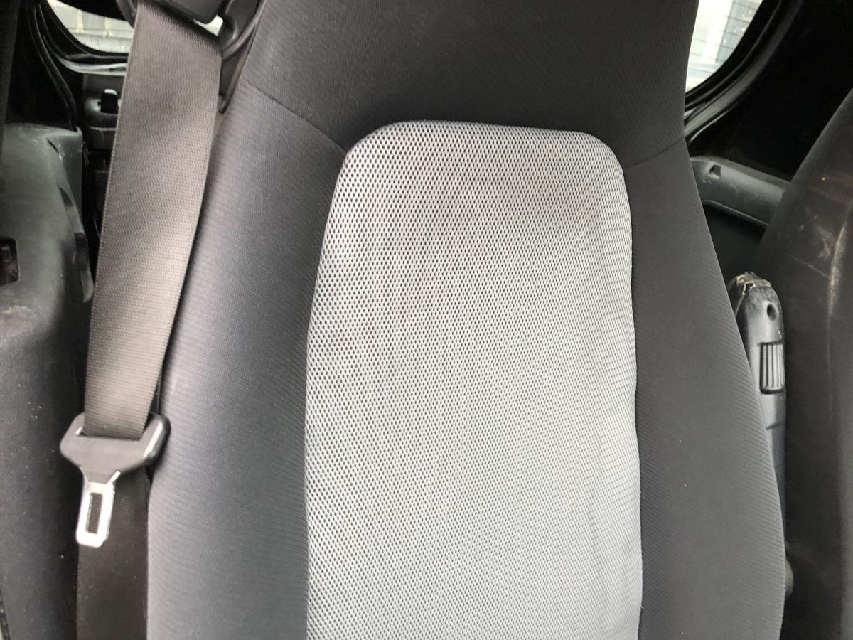 Smart 451 Mopf Sitz vorn rechts Beifahrersitz Autositz Stoffsitz