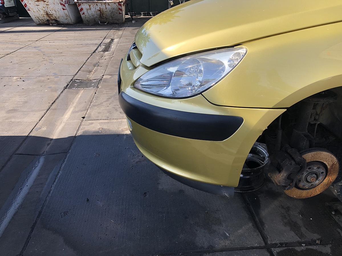 Peugeot 307 5trg orig Stossfänger Stoßstange vorn KAW Persepolisgelb met Bj 02