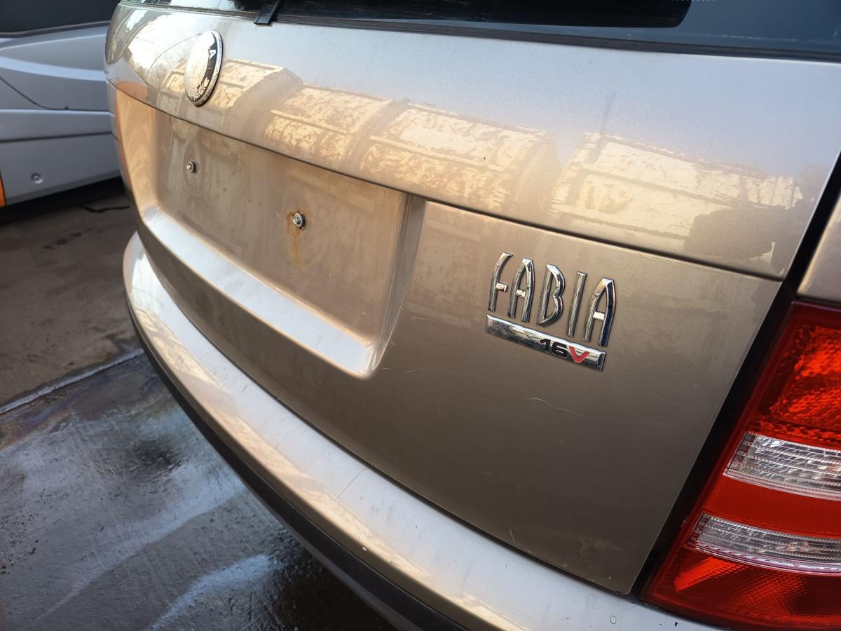 Skoda Fabia 6Y Combi original Heckklappe mit Scheibe F8H Capuccinobeige Bj 2007