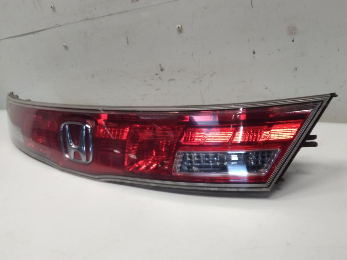 Honda Civic VIII FK original Rückleuchte Heckblende mitte BJ2008