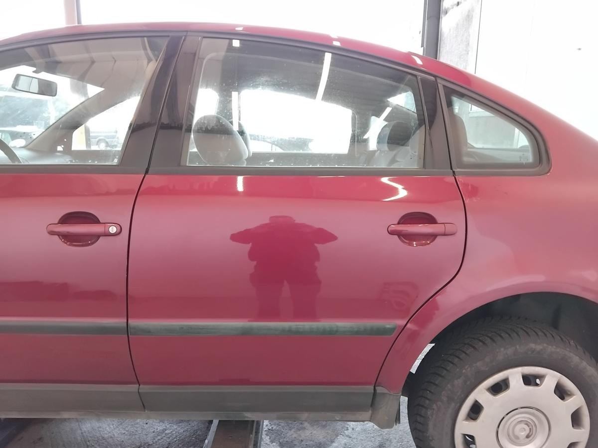 VW Passat 3B Limousine T&uuml;r hinten links coloradorotmetallic LB3Y BJ1997