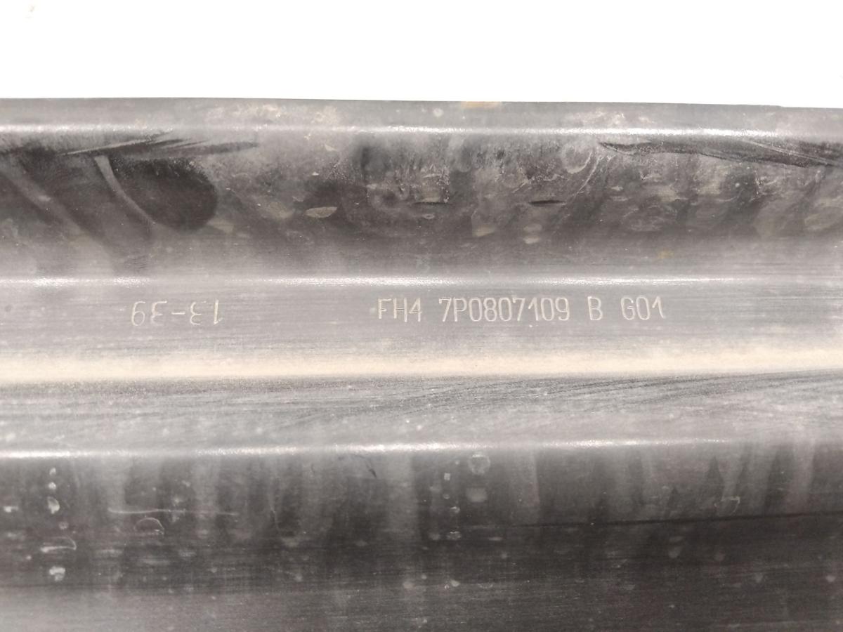 VW Touareg 2 7P original Tr&auml;ger Verst&auml;rkung Sto&szlig;f&auml;nger vorn 7P0807109D Bj.2013