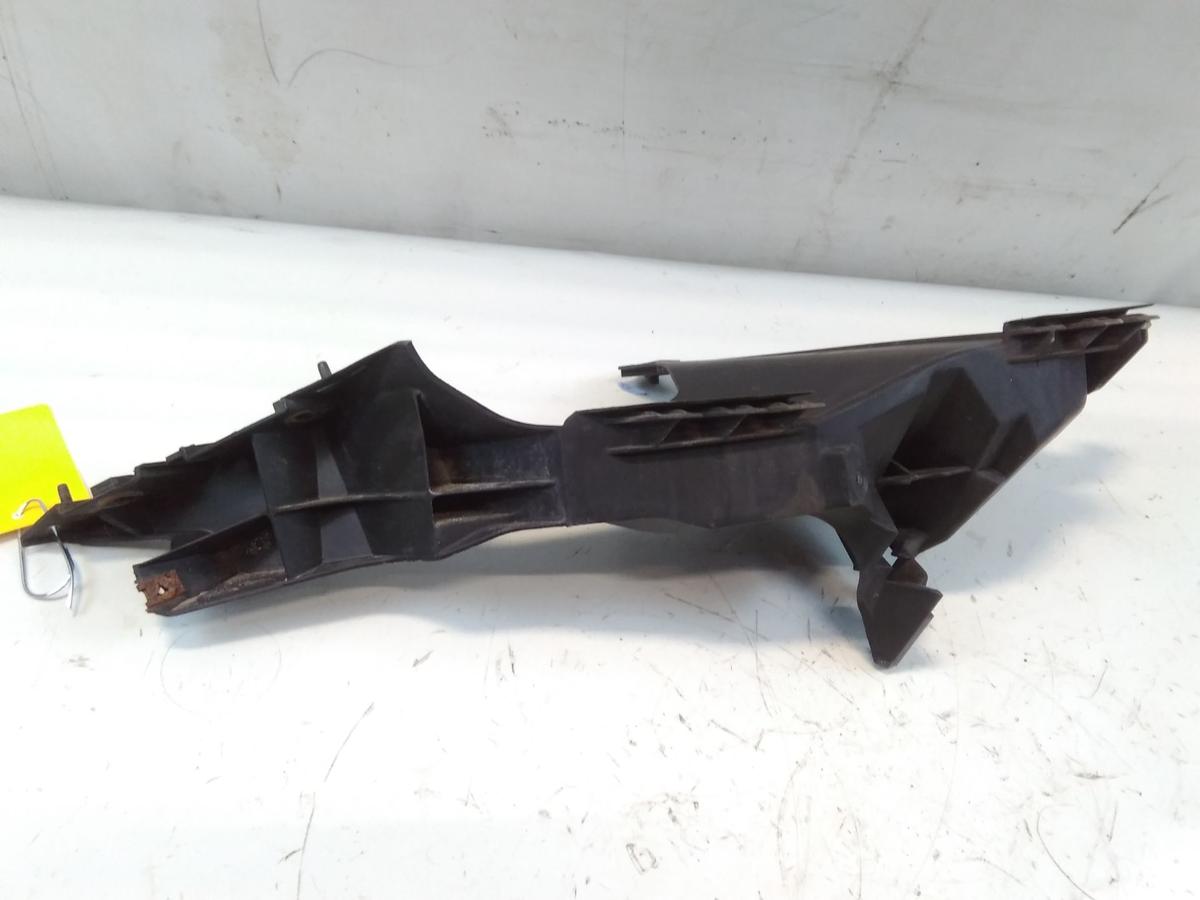 Audi A1 8X original Aufnahme Scheinwerfer rechts 8X0805608 BJ2010