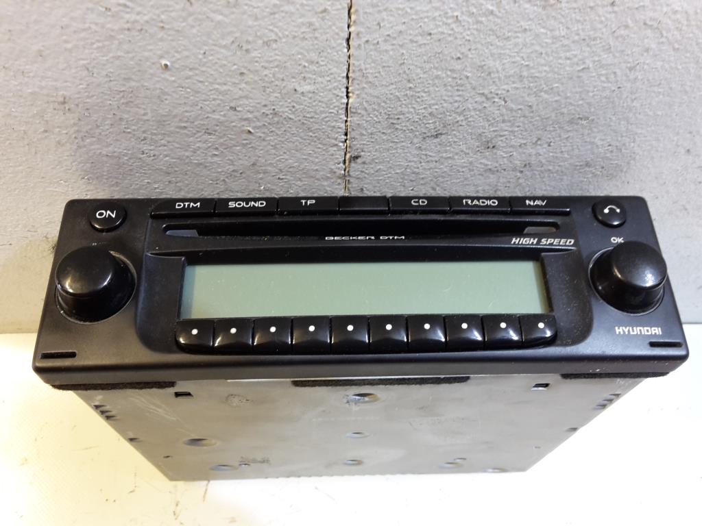 Hyundai Sonata BJ 2006 Radio Navi Becker mit Code 65009105 BE7918