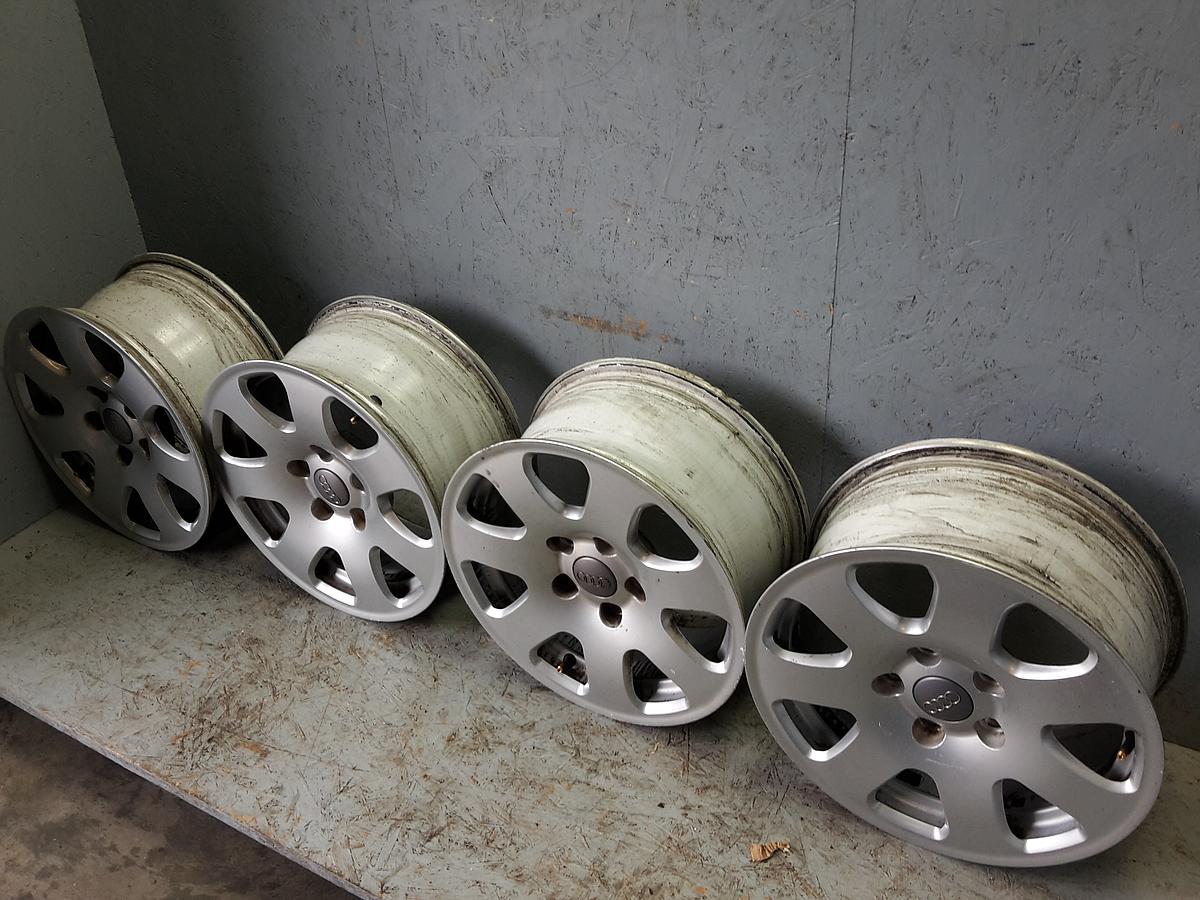 Audi A6 C5 original Satz Alufelgen 7Jx15 ET39 Bj 2003