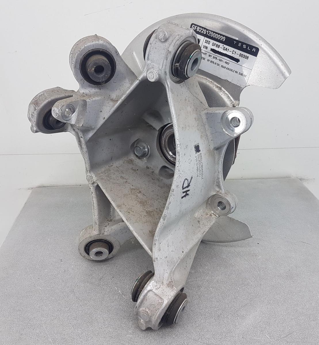 Tesla Model Y Achsschenkel hinten rechts Bj22 1188416-00-F 335x22mm Performance
