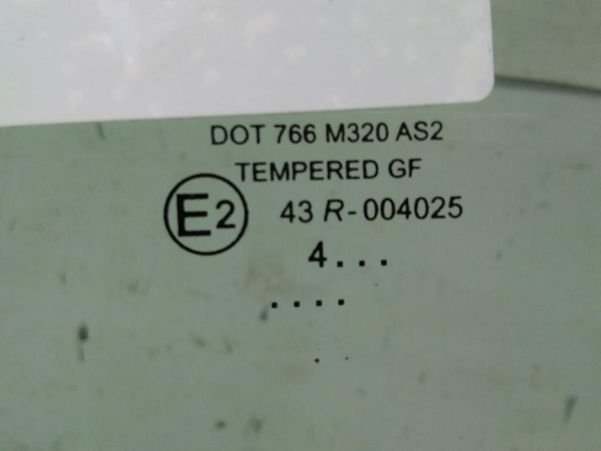 Opel Combo D T&uuml;rscheibe vorn links gr&uuml;ncolor Bj.2014