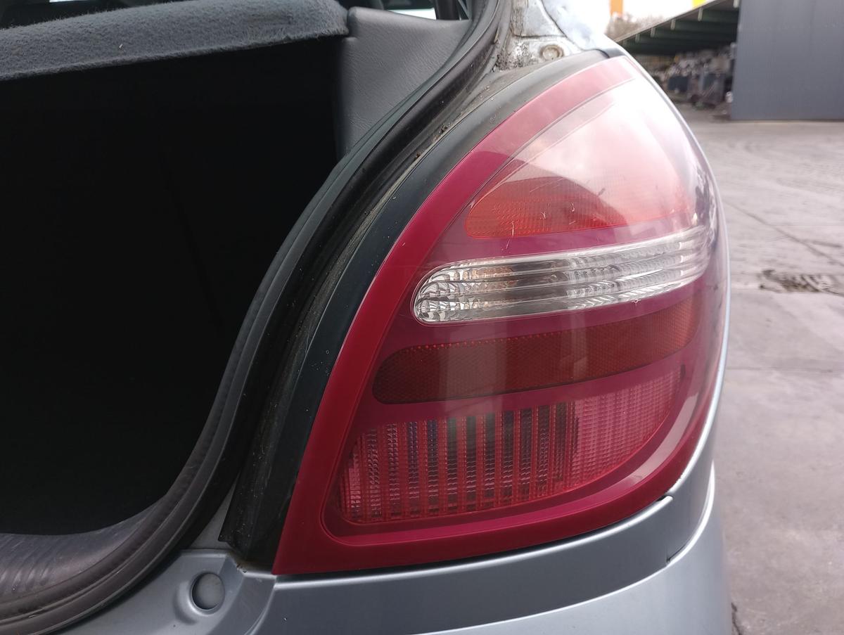 Nissan Almera N16 original Rückleuchte rechts Heck/Schluss/Licht 3/5türer Bj2004