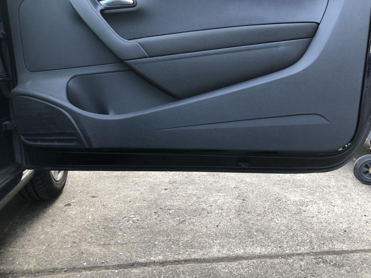 VW Polo 6R Tür vorn rechts Beifahrertür nur für 3 türer LC9X Deep Black Perl