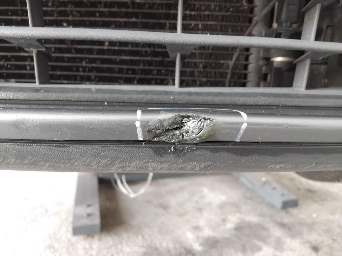 VW Golf Plus 5M original Sto&szlig;stange Sto&szlig;f&auml;nger vorn SRA BJ2006 LA7T unitedgrey