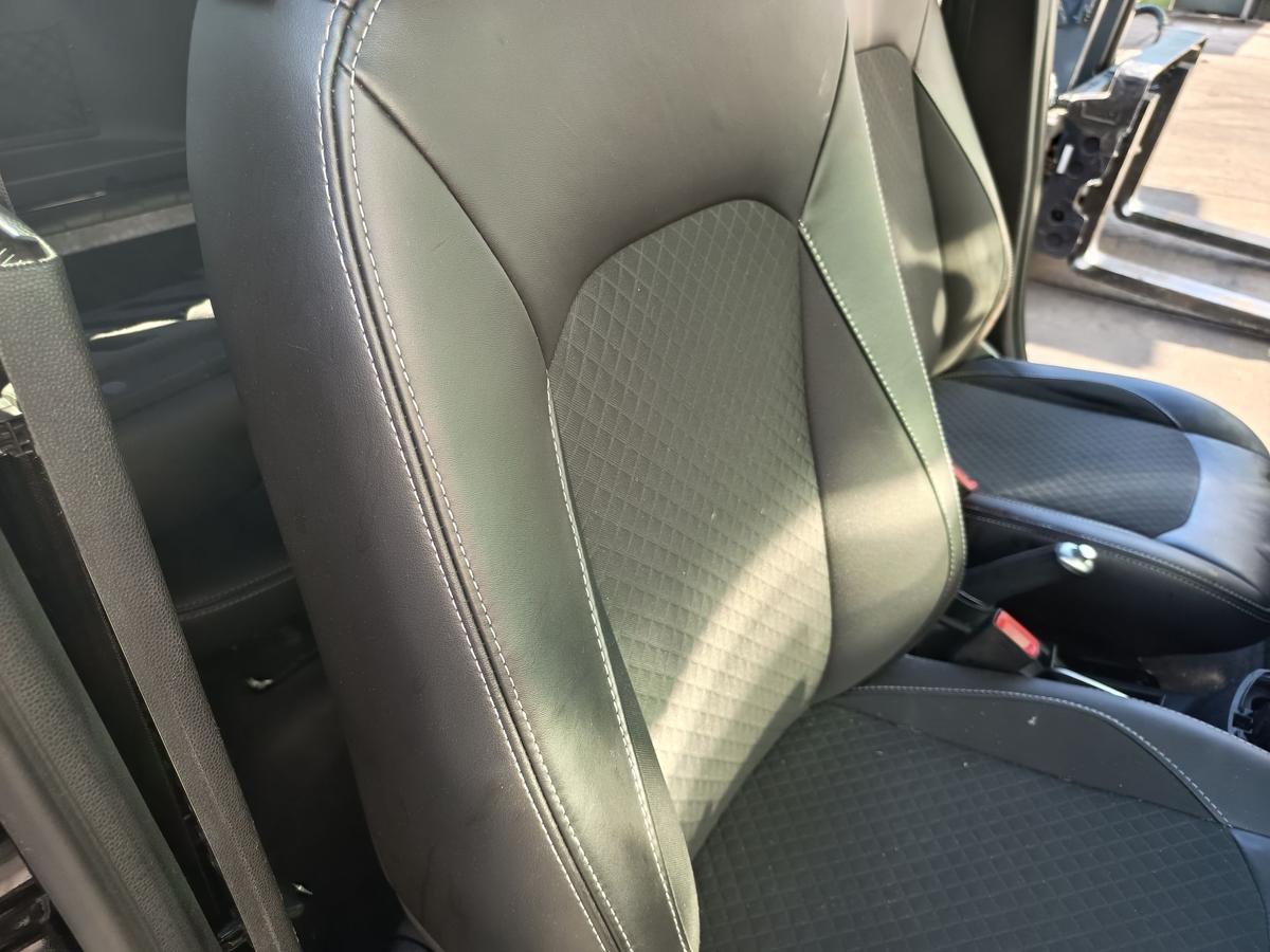Ford Ecosport Mk2 Sitz vorn rechts Beifahrer Stoff/Leder Sitzheizung Bj 2017