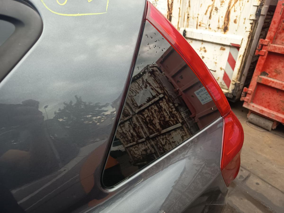 Kia cee&acute;d_sw ED original Seitenscheibe links C-S&auml;ule hinten Heck get&ouml;nt Bj 2010