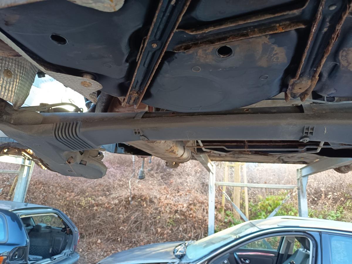 Citroen Berlingo II original Hinterachse Tr&auml;ger scheibengebremst Bj 2011