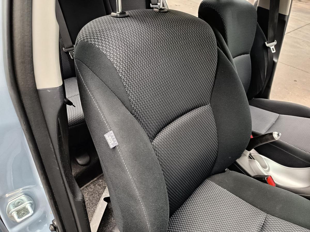 Toyota Auris E15 original Sitz vorn rechts Beifahrer Stoff anthrazit/schwarz