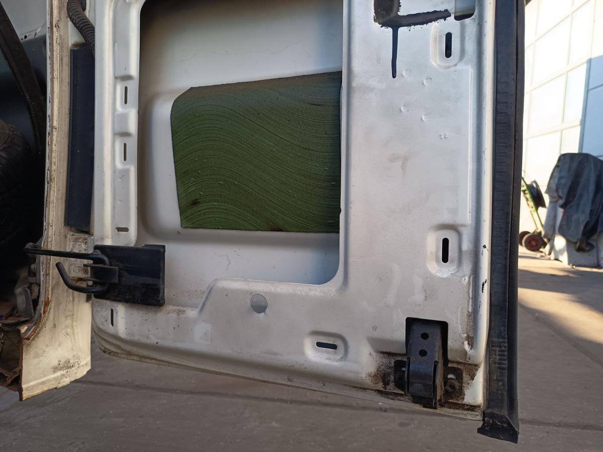 VW Caddy II 9KV orig Heckt&uuml;r rechts mit Scheibe Fl&uuml;gelt&uuml;r L902 wei&szlig; Bj 2003