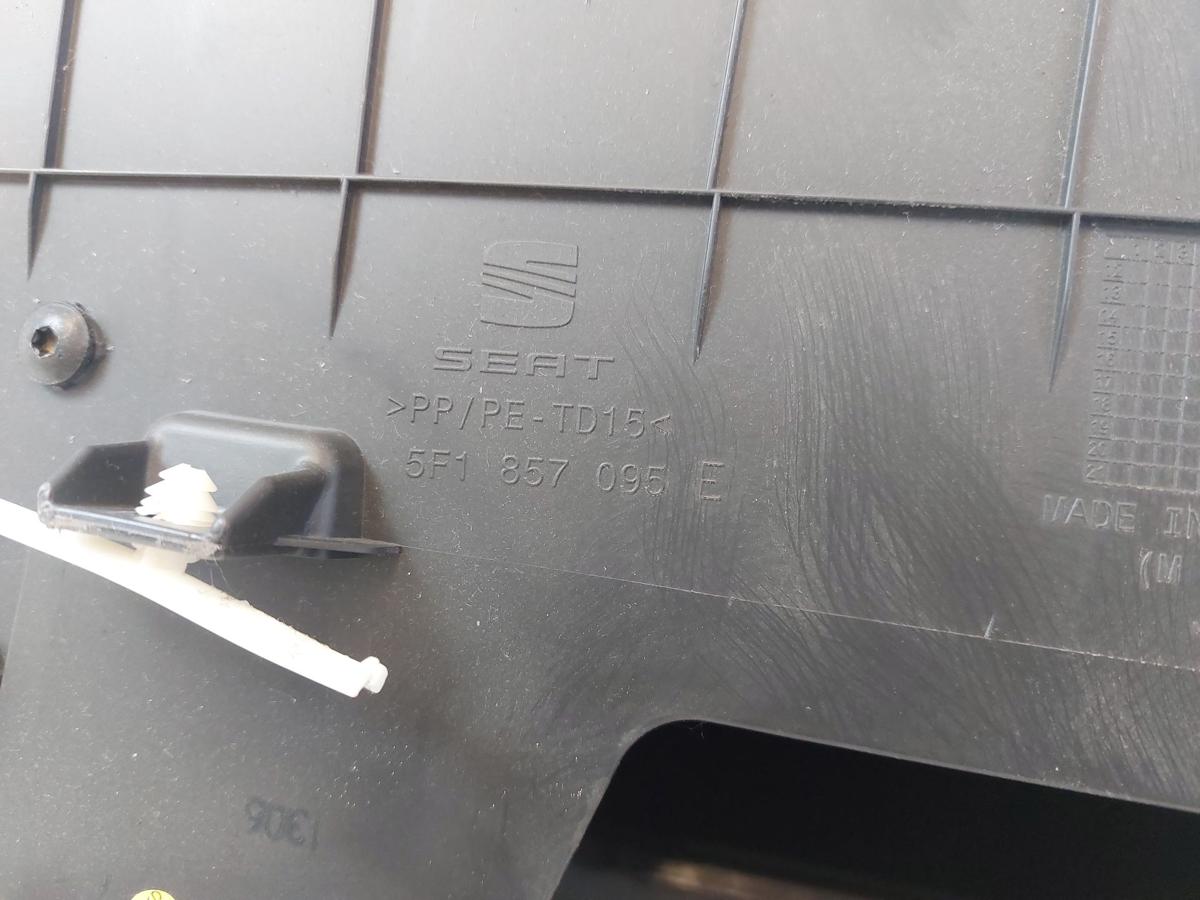 Seat Leon III 5F Handschuhfach Handschuhkasten Schalttafelkasten rechts