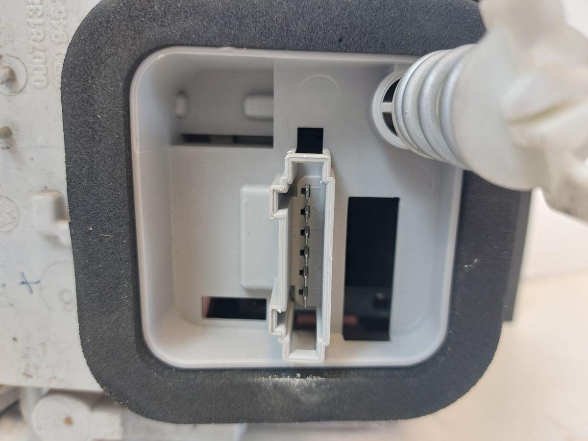 VW Polo 6R R&uuml;ckleuchte rechts R&uuml;cklicht Heckleuchte Licht hinten