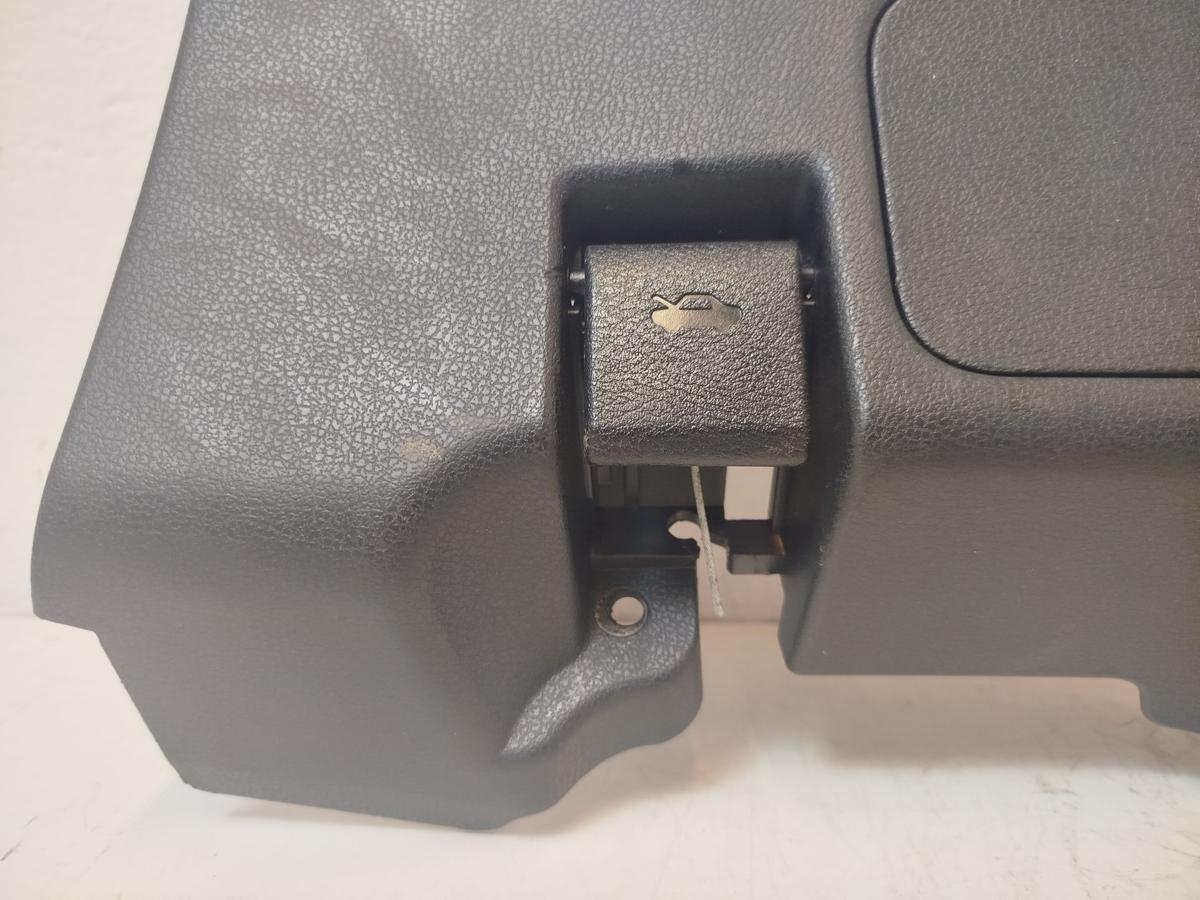 Nissan Leaf ZE1 40kWh Verkleidung Armaturenbrett unten links neben Lenks&auml;ule