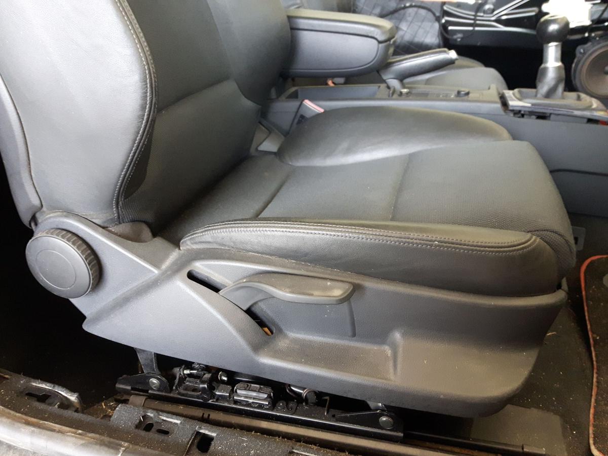 Audi A3 8P 3-Türer original Sportsitz vorn rechts Beifahrersitz Stoff/Leder BJ04