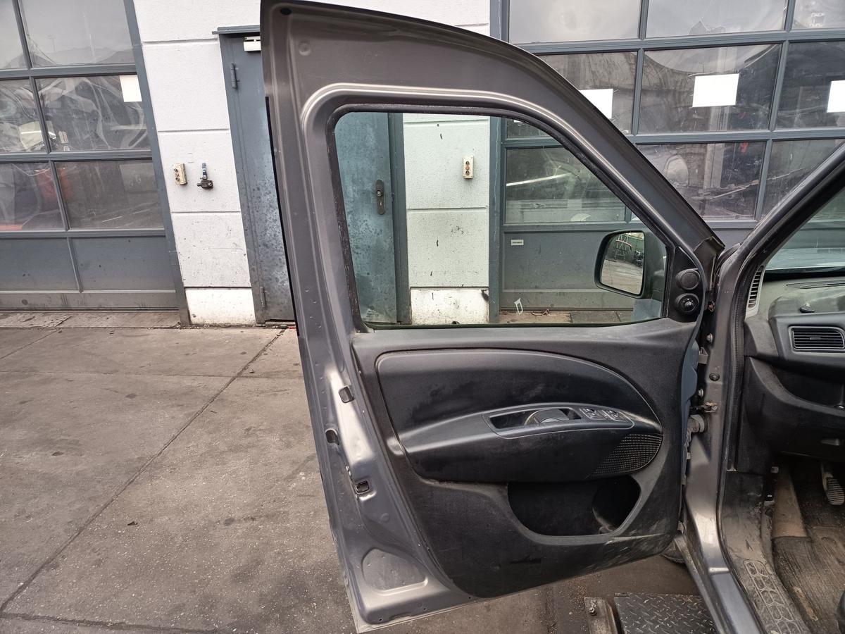 Opel Combo D original T&uuml;r vorne links GJM Grau Baujahr 2012