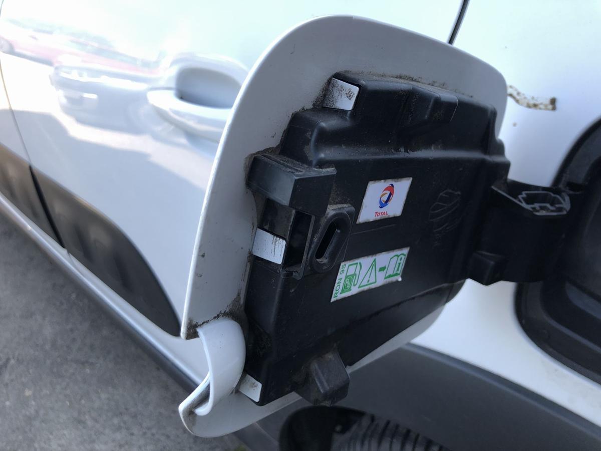 Citroen C3 III SX ab17 Tankklappe Tankdeckel Tankverschluss EWP weiss