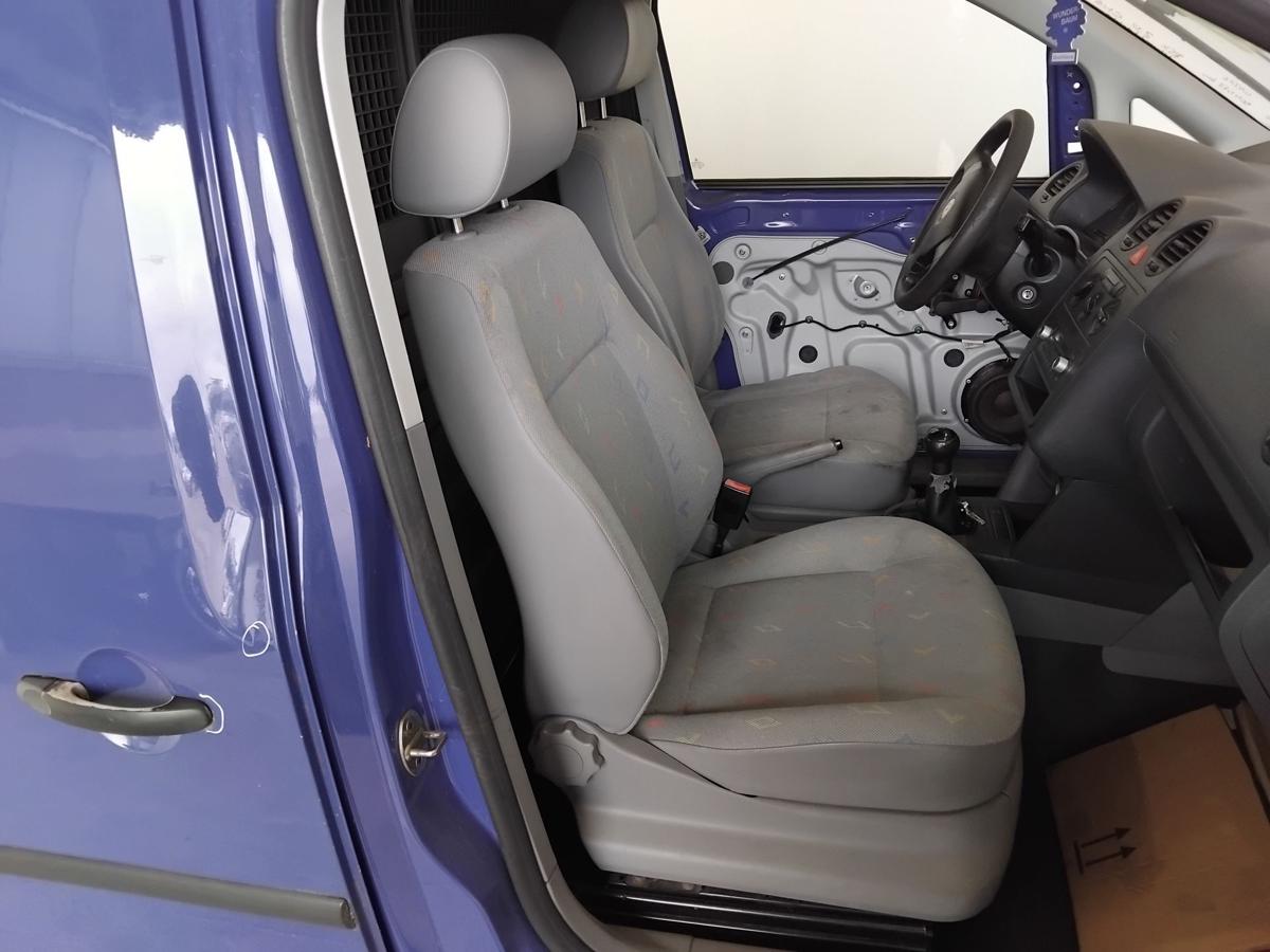 VW Caddy 2K orig Sitz vorn rechts Beifahrersitz Stoff hellgrau mit Muster BJ2009