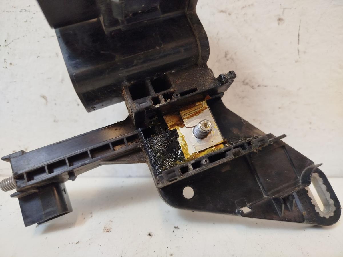 BMW 1er F20 Verteiler Fremdstart Batterie OEM Originalteil