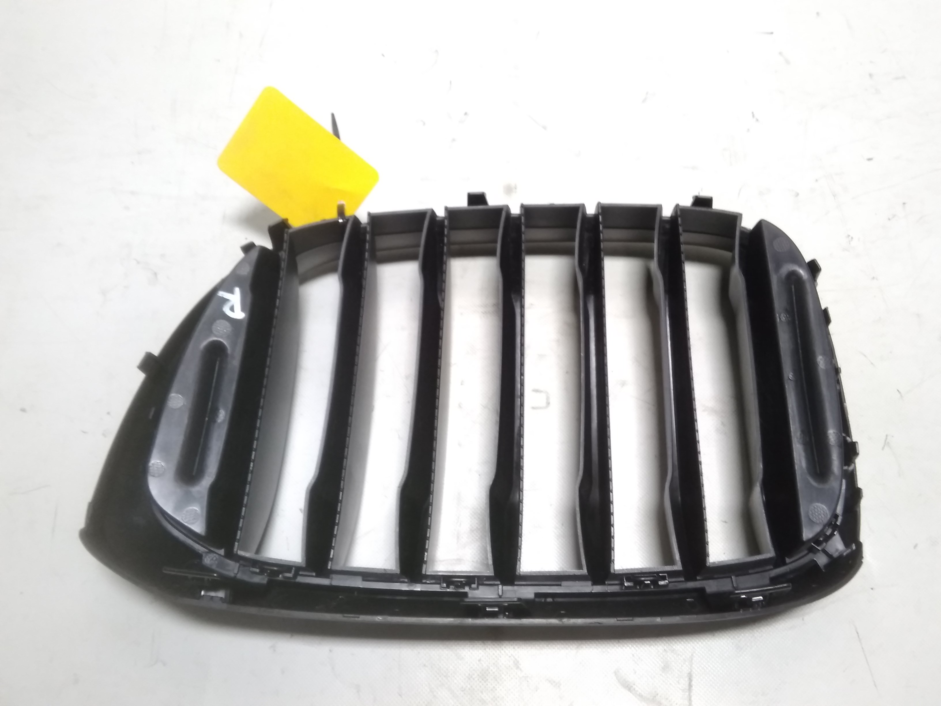 BMW X3 M40d G01 Bj.2021 original Niere Ziergitter Grill rechts beschädigt