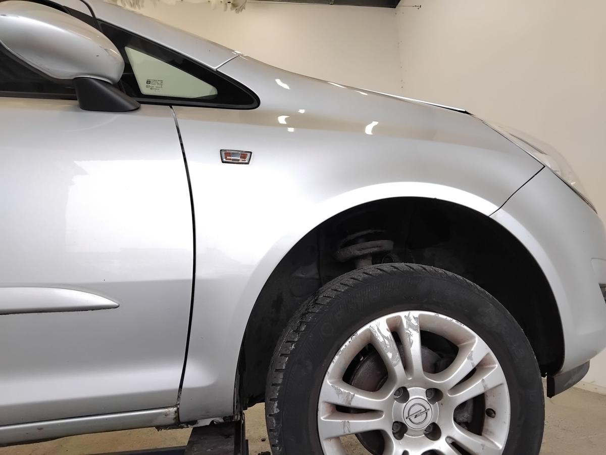 Opel Corsa D original Kotflügel vorn rechts 2AU starsilber III Z157 BJ2006