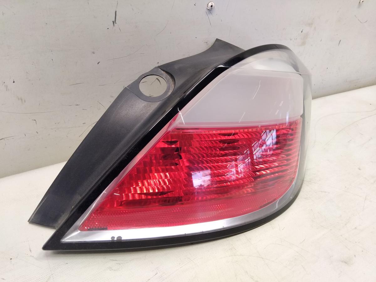 Opel Astra H 5 türig Fließheck original Rückleuchte Schlussleuchte rechts BJ2004