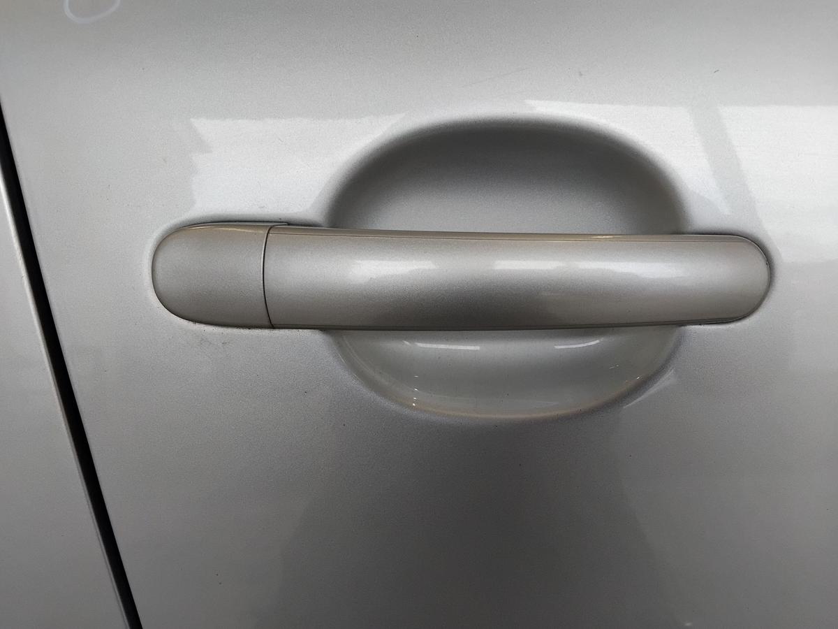 VW Golf 5 1K T&uuml;r vorn rechts Beifahrert&uuml;r 5t&uuml;rig BJ2007 Flie&szlig;heck LA7W reflexsilber
