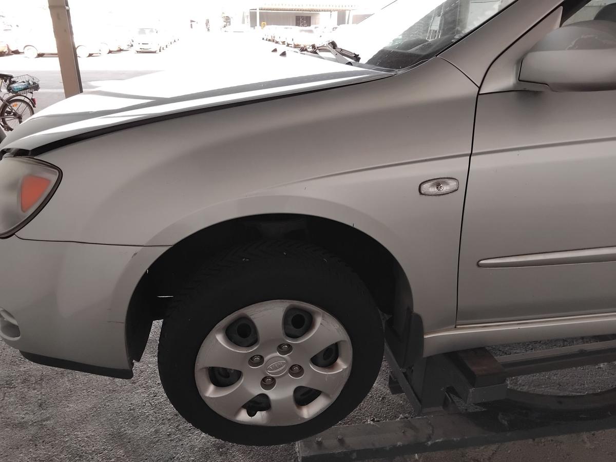Kia Cerato FE orig Kotfl&uuml;gel vorn links 6C clear silver BJ2008 mit Blinkerloch