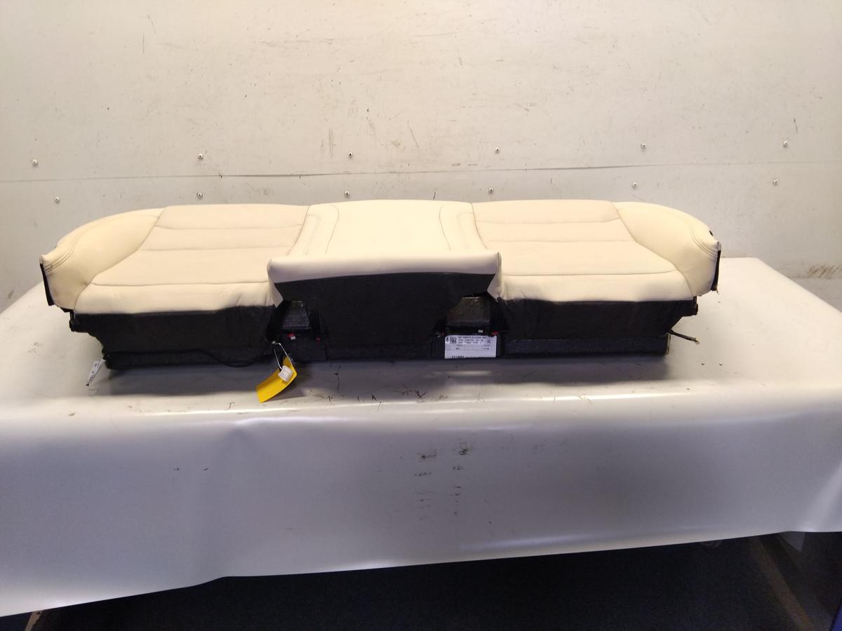 Tesla Model S 2.Facelift Rücksitzfläche Leder cream beheizt Bj.2023