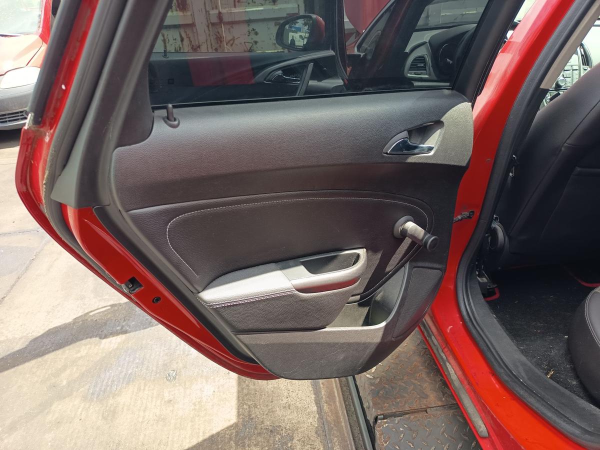Opel Astra J Limousine T&uuml;r hinten links Fond Z50B Power red Bj 2010