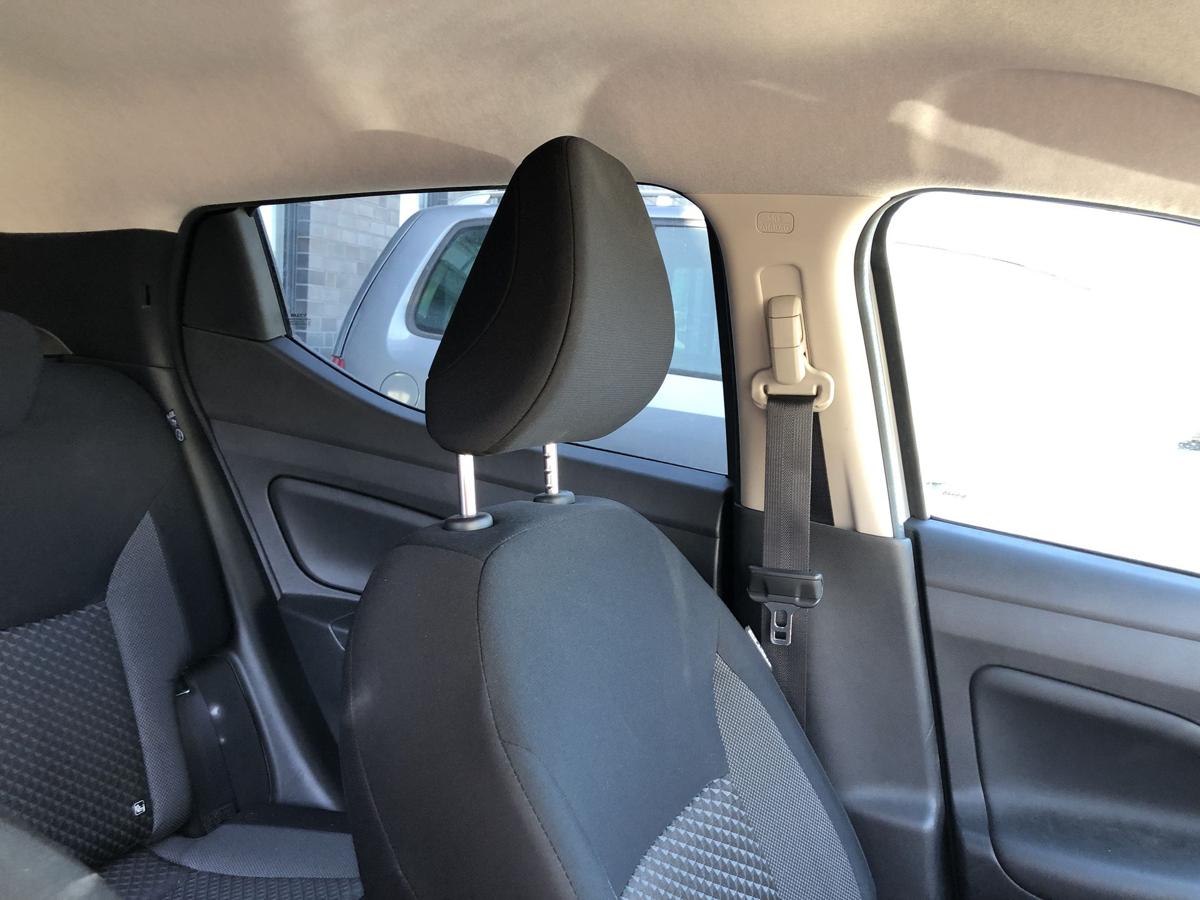 Nissan Micra K14 Sitz vorn links Fahrersitz Stoff Autositz mit Heizung OEM