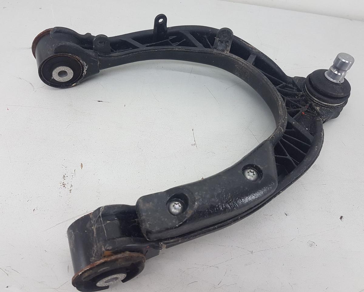 Tesla Model Y Querlenkersatz vorn links Satz Querlenker Bj2022 1044321-00-J
