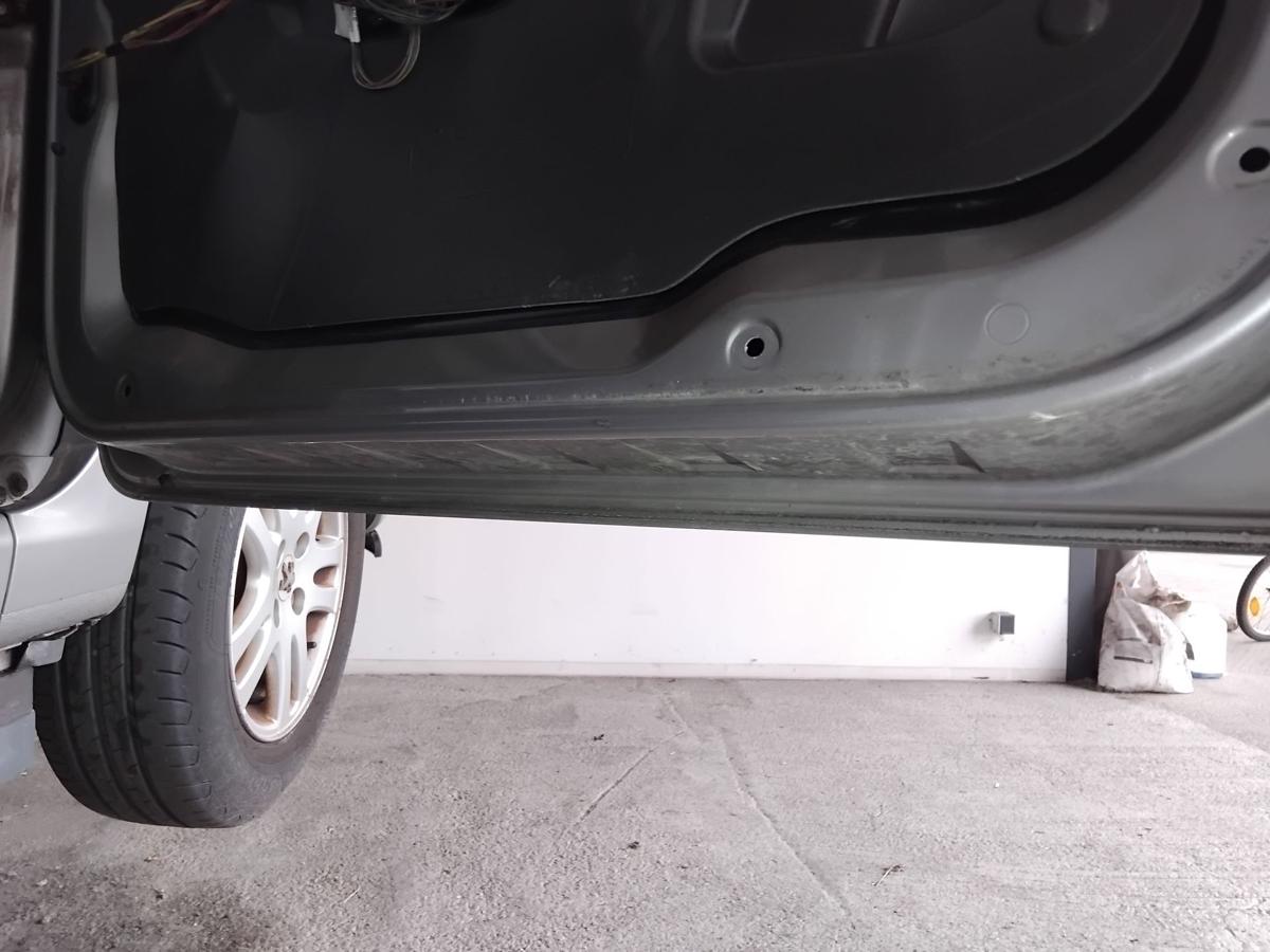 Peugeot 307 T&uuml;r vorn rechts Beifahrert&uuml;r 5-t&uuml;rig BJ2004 EZA Gris Sidobre Metallic