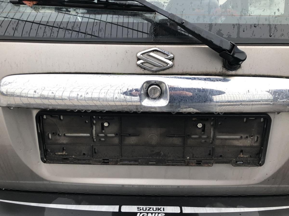 Suzuki Ignis Typ MH Heckklappe mit Scheibe Rohbau Kofferraumklappe silber