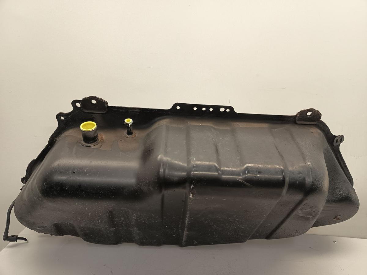 Toyota Yaris XP10 Bj 2001 original Tank Kraftstofftank 1,0L 50KW Benzin