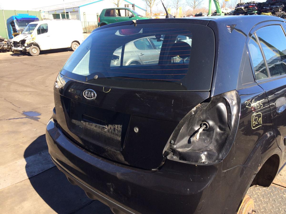 Kia Rio II original Heckklappe mit Scheibe 9B Midnight Black Bj 2010