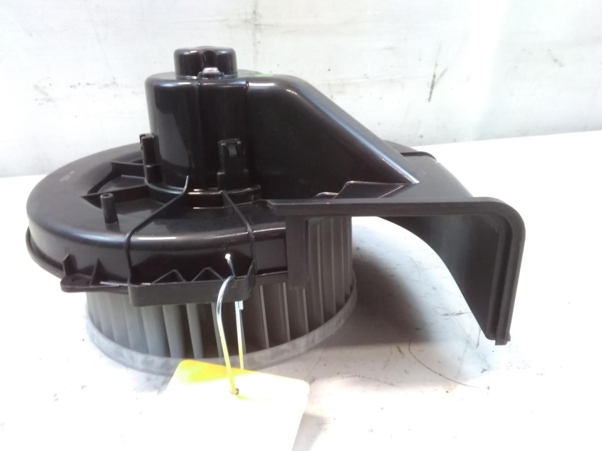 Audi A1 8X Zubeh&ouml;rteil Heizungsgebl&auml;se Klima BJ2010