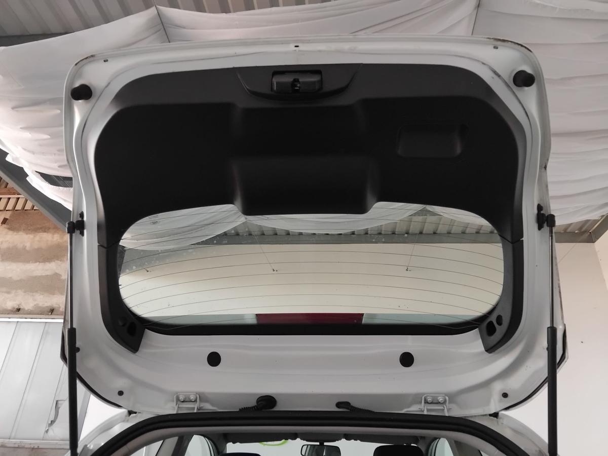 Ford Fiesta JA8 original Heckklappe frostweiß mit Scheibe BJ2009