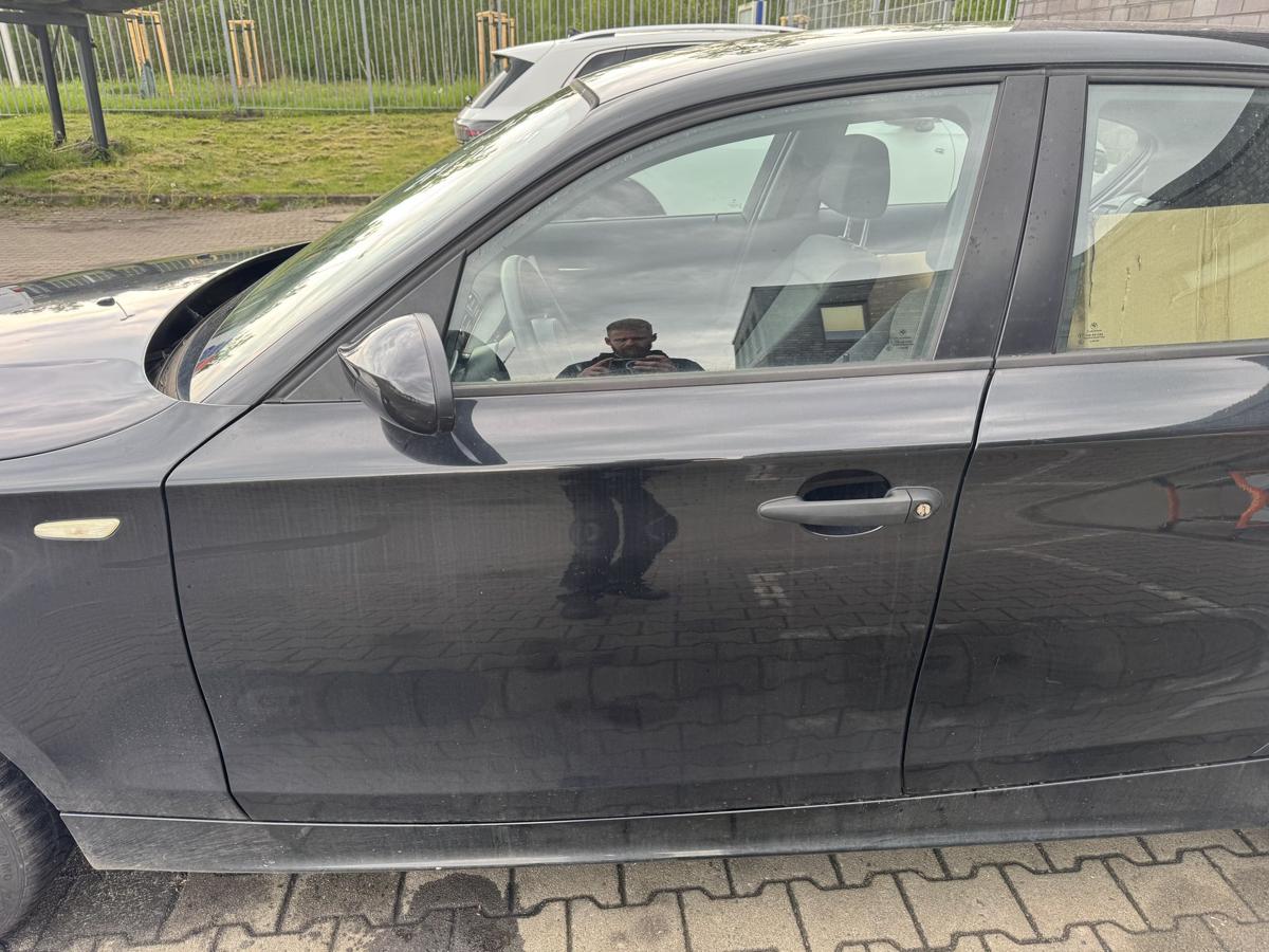 BMW 1er E87 original T&uuml;r vorn links 475 Blacksapphire Rohbau Bj.2005